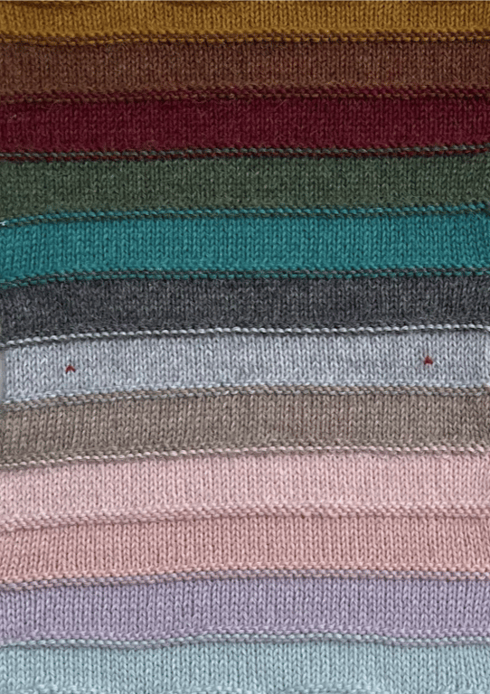 Kit: Pulsvarmere - opskrift og garn i 15 valgfrie farver  billede 4