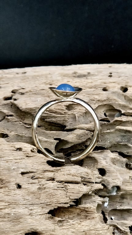 One-size ring med blå kalcedon. billede 3