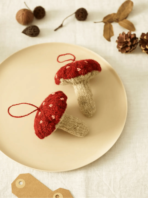 Opskrift: Julepynt - Fluesvamp strikket i finuld