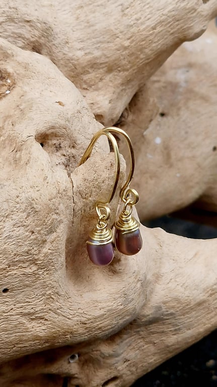 Mørke perle ørekroge.