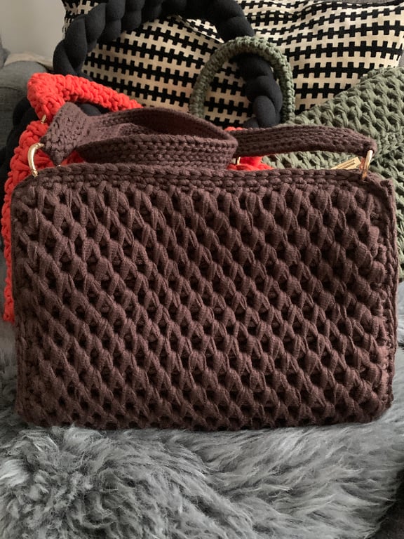 Brun hæklet flet cross-body taske billede 3