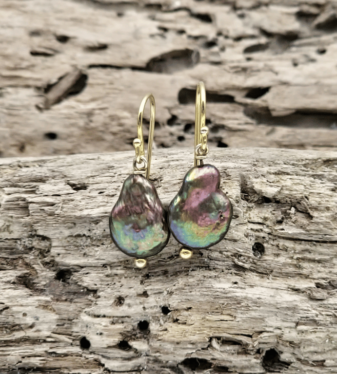 Ørekroge med baroque ferskvandsperler.