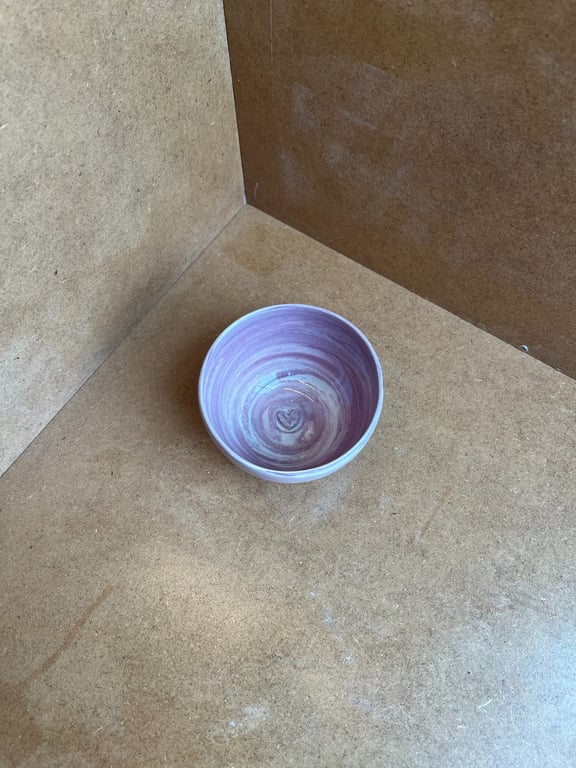 Swirly kop i indfarvet ler billede 2