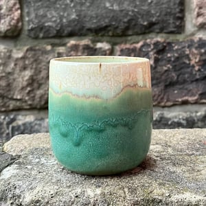 Hånddrejet kop – produktbillede