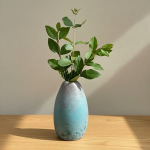 Smuk turkis-lilla vase – produktbillede