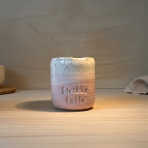 To go strikke kaffe krus, 330 ml. H: 9 cm – produktbillede