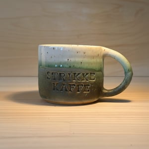 Strikke kaffe krus, 360 ml. H: 8 cm – produktbillede